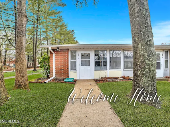 160A Gramercy Court, Lakewood, NJ 08701