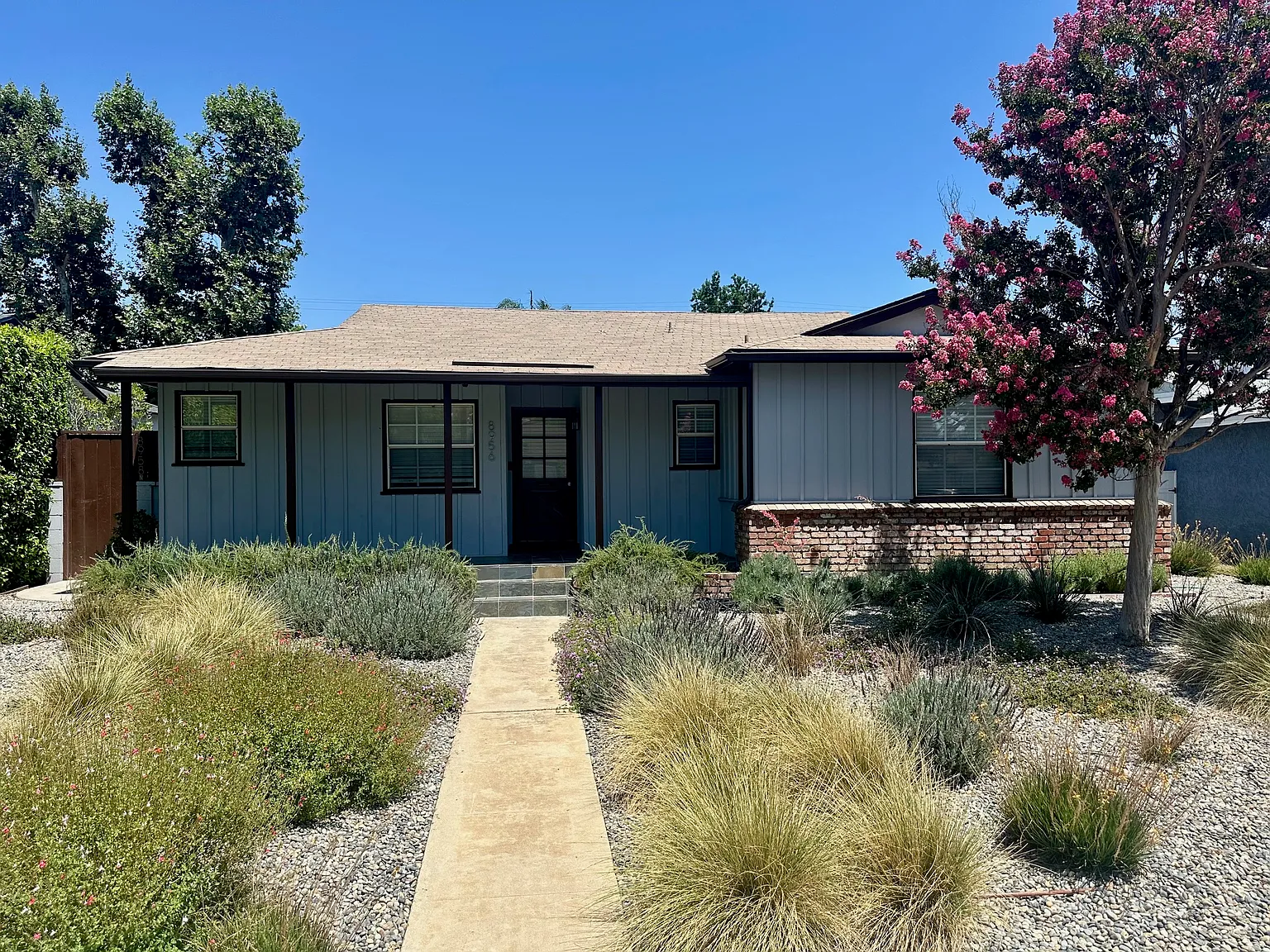 3 bed, 1262 sqft, $3,999 — Photo 2