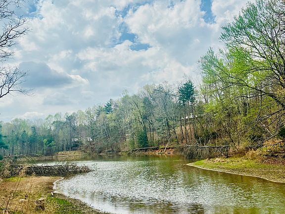 2nd image of 1048 Echota Rd