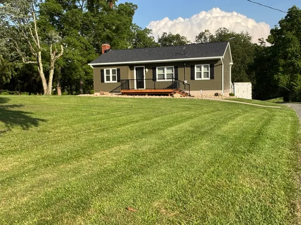 275 Freeman Rd, Irwin, PA 15642