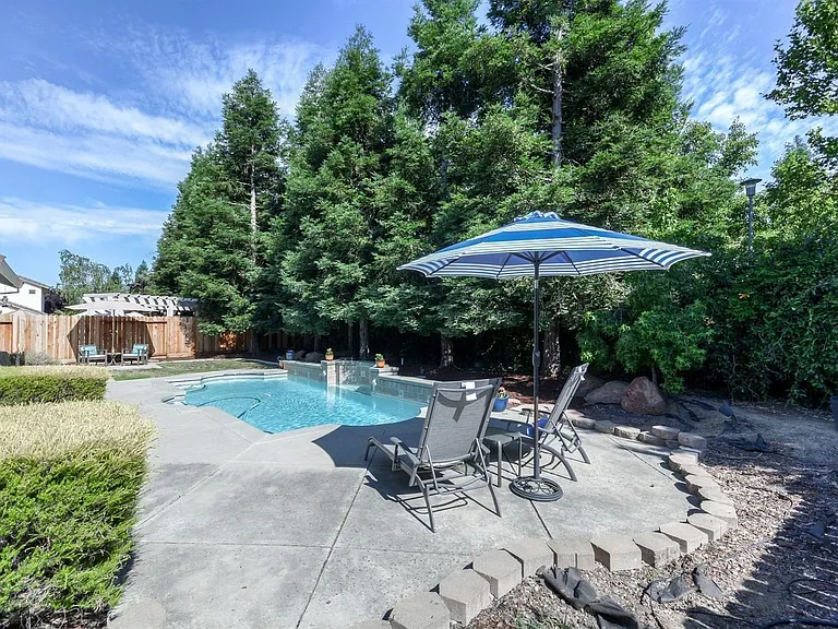 9509 Grasmeer Way — Photo 18