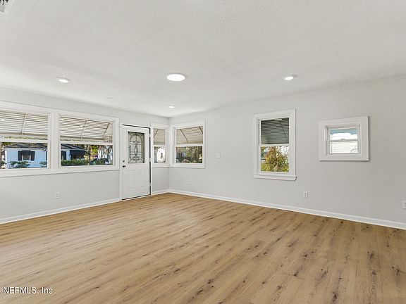 3rd image of 933 ONTARIO Street