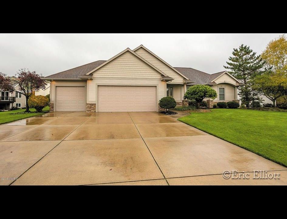1st image of 1572 Lakeside Dr