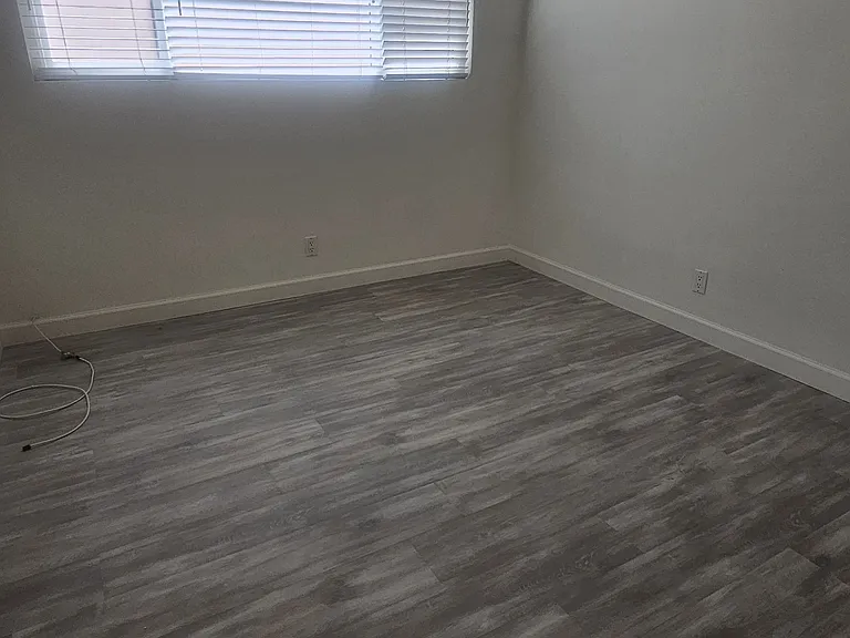 1017 10th St #6 — Photo 14