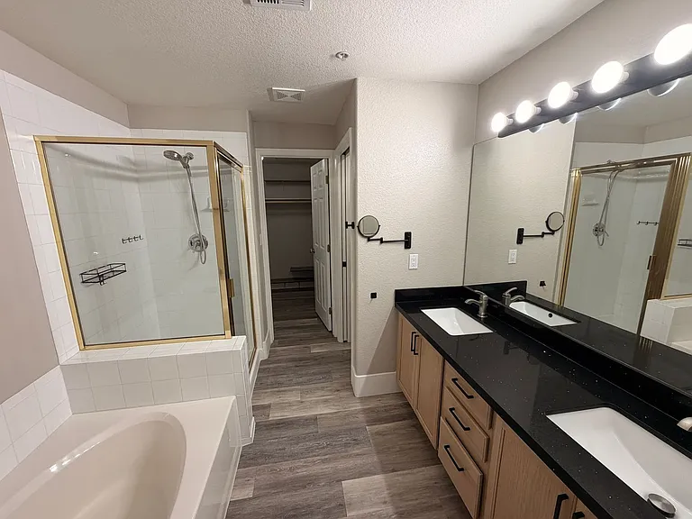7401 W Arrowhead Clubhouse Dr #1040 — Photo 8