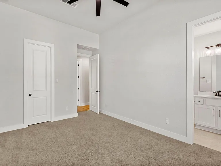 415 N Hillary Step Pl — Photo 27