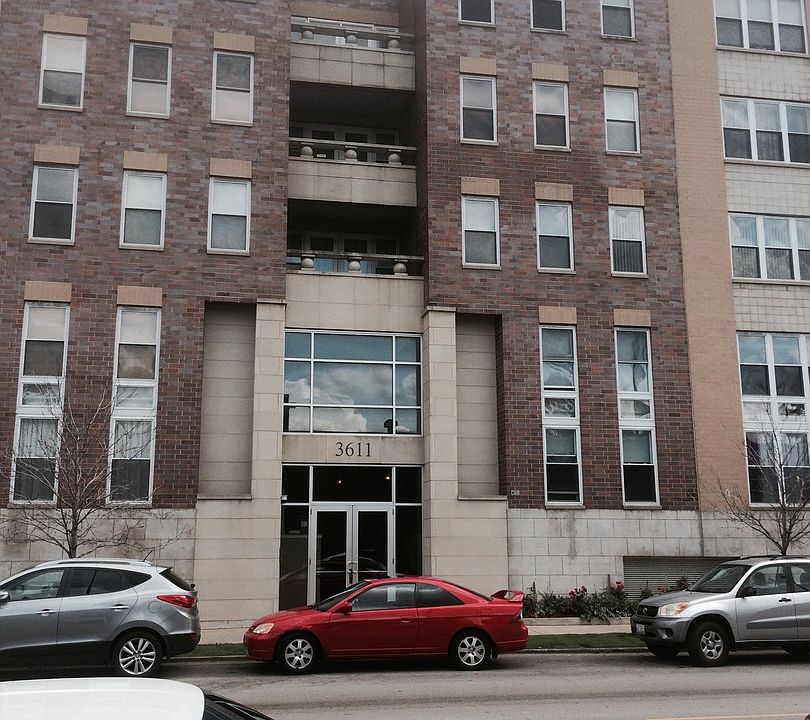 1st image of 3611 W Montrose Ave #401