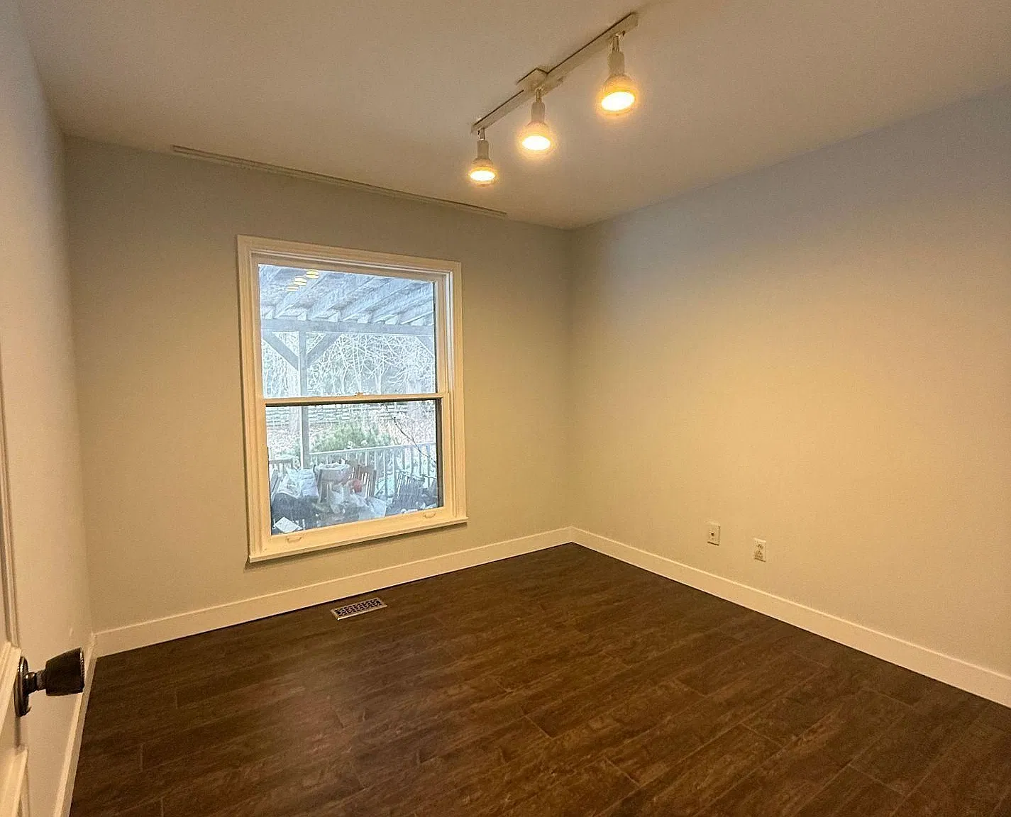 5 bed, $5,200 — Photo 4