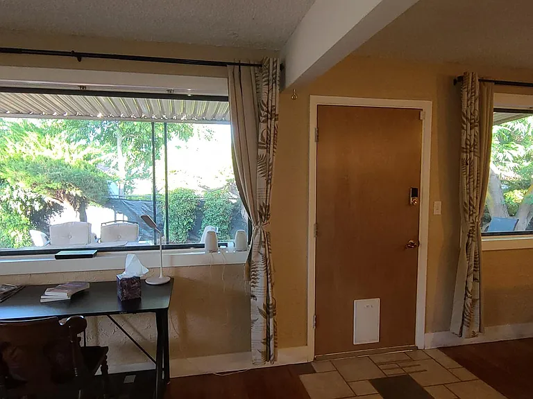 140 Stutz Bearcat Dr — Photo 3