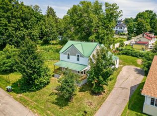 17 Charles St, Franklin, NH 03235