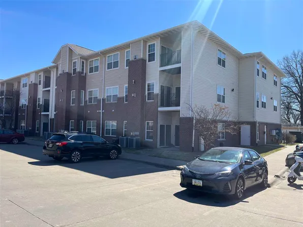 600 Grandview Ct #623, Iowa City, IA 52246