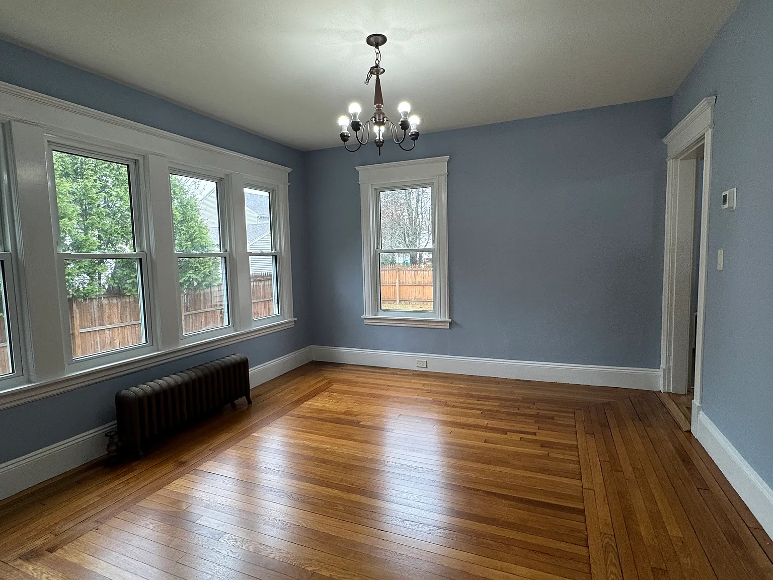 3 bed, 1.5 bath, 1225 sqft, $2,750 — Photo 4
