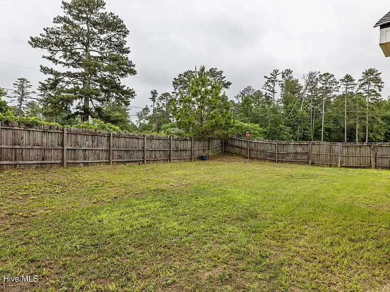 546 Jackson St — Photo 38