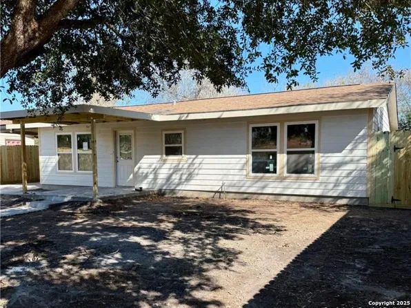 1400 N Hackberry St, Beeville 78102