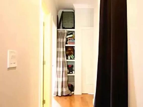 4th image of 584 Vanderbilt Ave