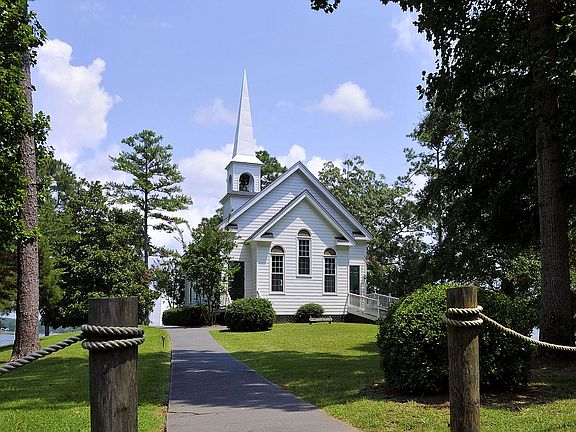 Old Bluff Church nearby...