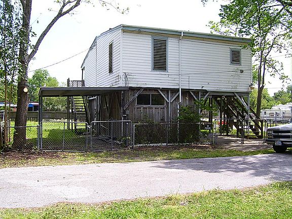 3rd image of 318 Grand Ave