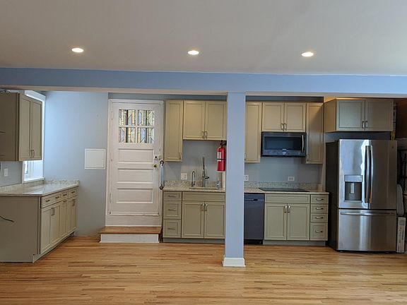5th image of 1206 W Jarvis Ave APT G