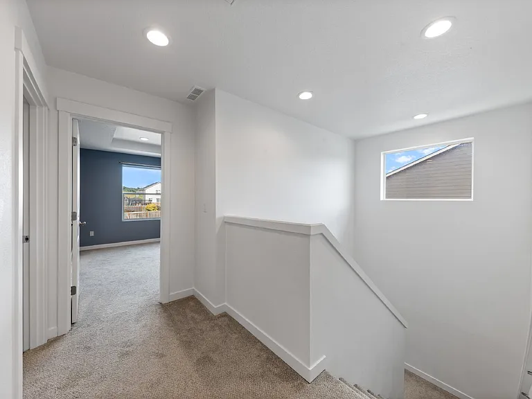 1722 N Kalapuya Pl — Photo 33