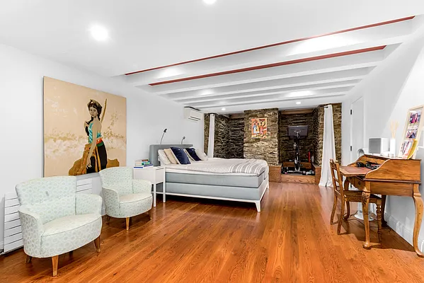 Rented by Compass | media 9