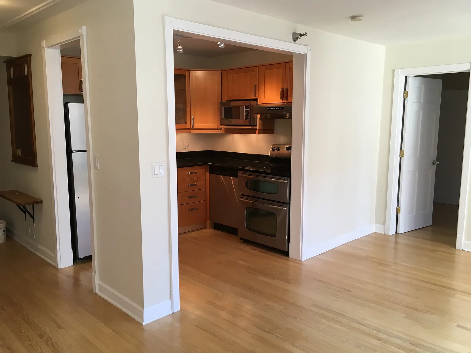 1 bed, 700 sqft, $2,250 — Photo 2