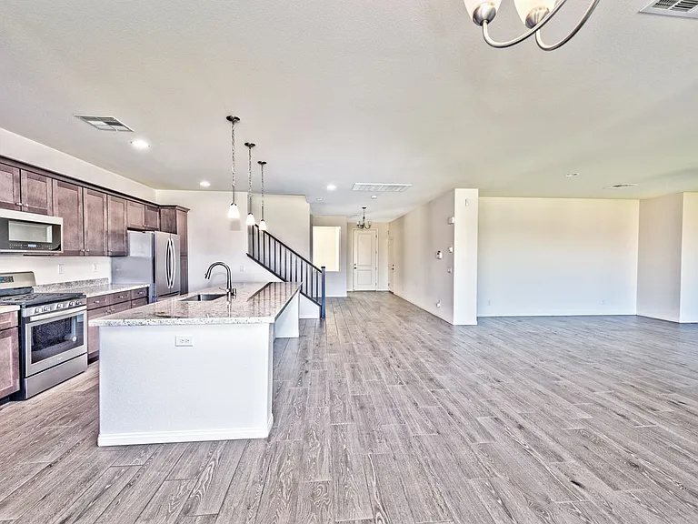 4536 Eagle Nest Peak St — Photo 2
