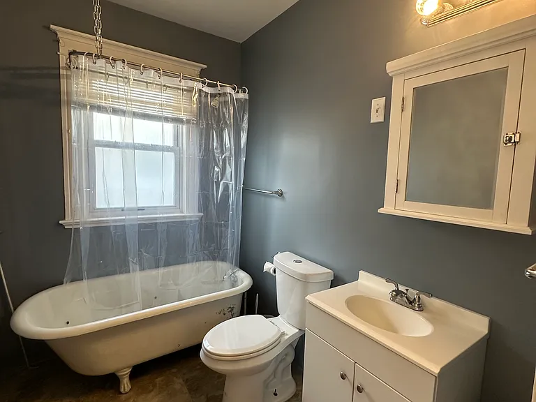 314 Bedford Ave #2 — Photo 10
