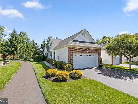 3rd image of 1570 Tarrington Way