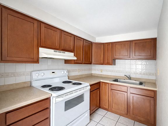 5th image of 2807 Lincoln Way