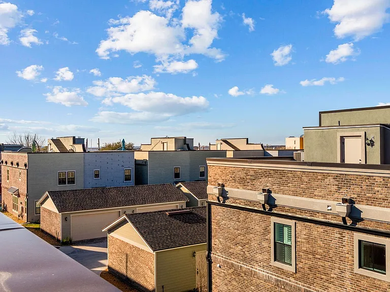 247 Beech St — Photo 44