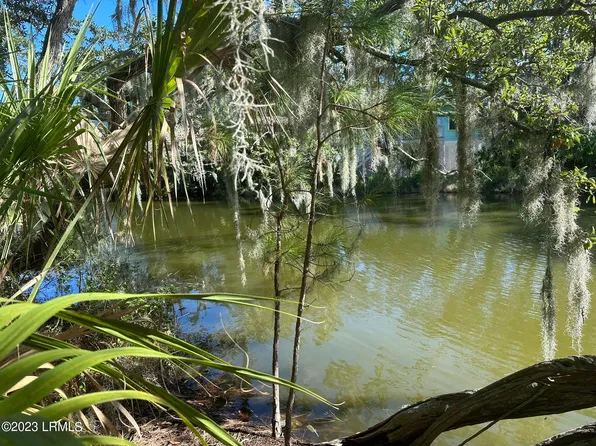 5 Lakeview Lane, St. Helena Island, SC 29920