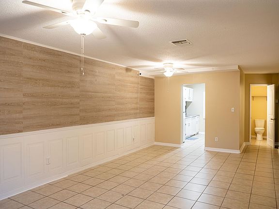 3rd image of 2325 W Pensacola St APT 158
