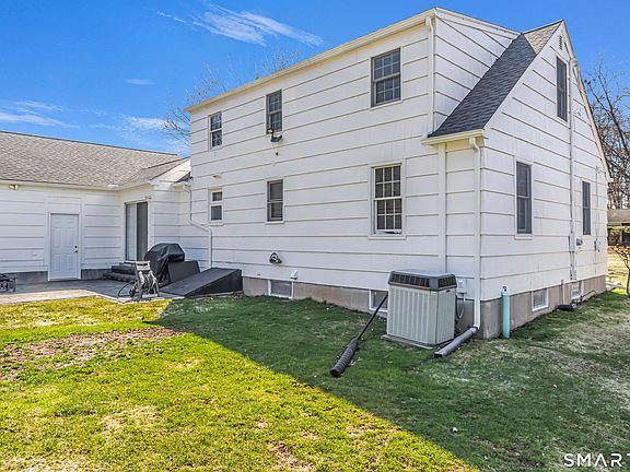 3rd image of 466 High Hill Rd