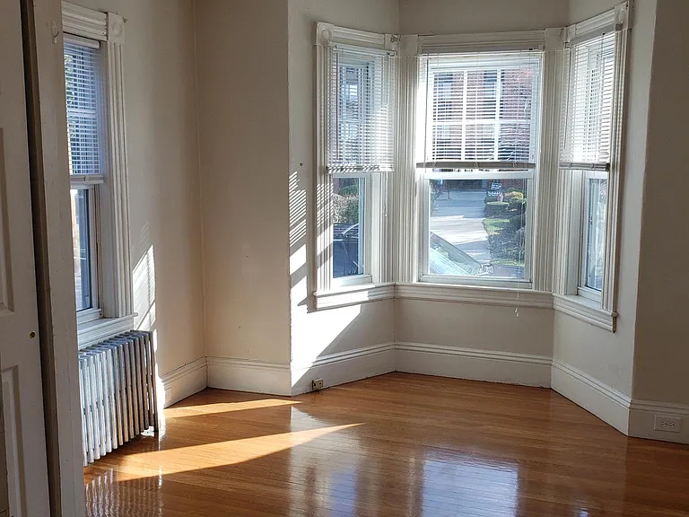 25 Bowers St #1 — Photo 4