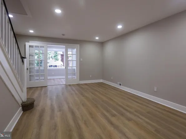 225 Wright Ave, Darby, PA 19023