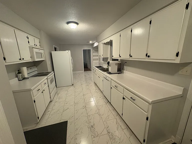 1550 Cordova Rd — Photo 4