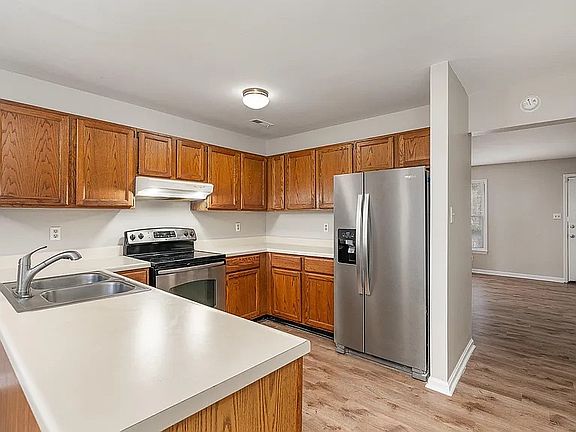 3rd image of 30 Riverwalk Ter #30