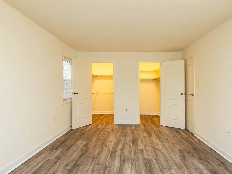 Seminary Roundtop Apartments — Photo 17
