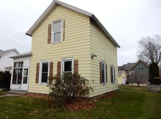 213 W Chestnut St, New Carlisle, IN 46552