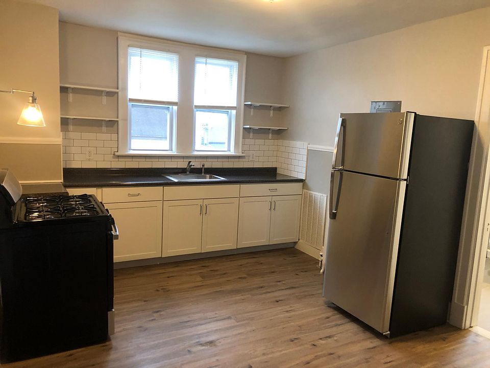 1st image of 346 Parkdale Ave