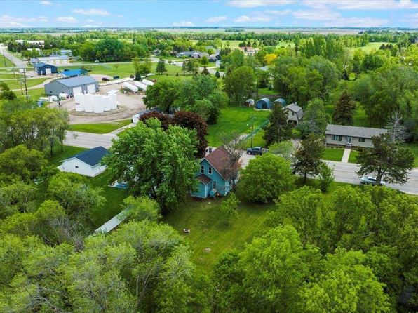 751 Roe St, Brooten, MN 56316