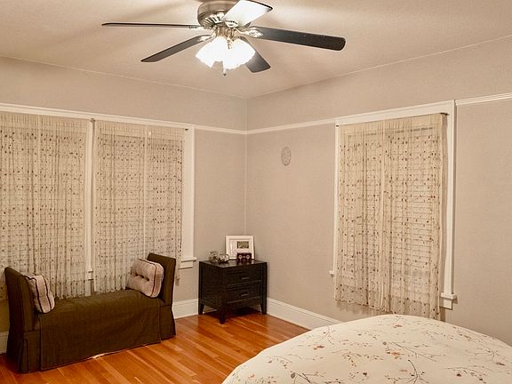 5th image of 700 Emerson Ct #1
