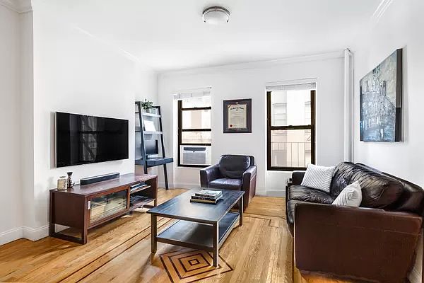 1st image of 353 W 47th St #4R