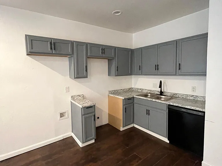 2926 Pennsylvania Ave #SIDE A — Photo 1