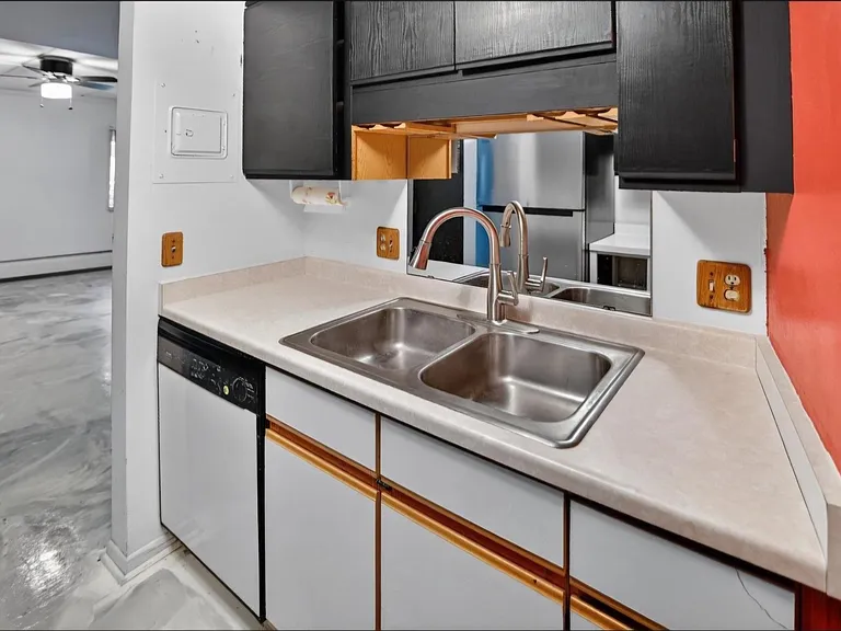 7106 Fortune Dr #7 — Photo 14