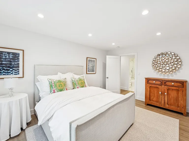 50 Hubbard Ln #64 — Photo 32