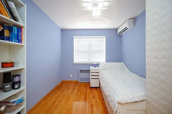 Sold by Momentum Real Estate LLC | media 11