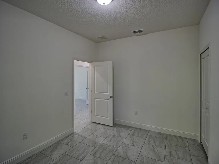 5054 Marina Dr — Photo 7