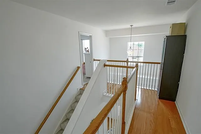 421 Creekside Ct — Photo 15