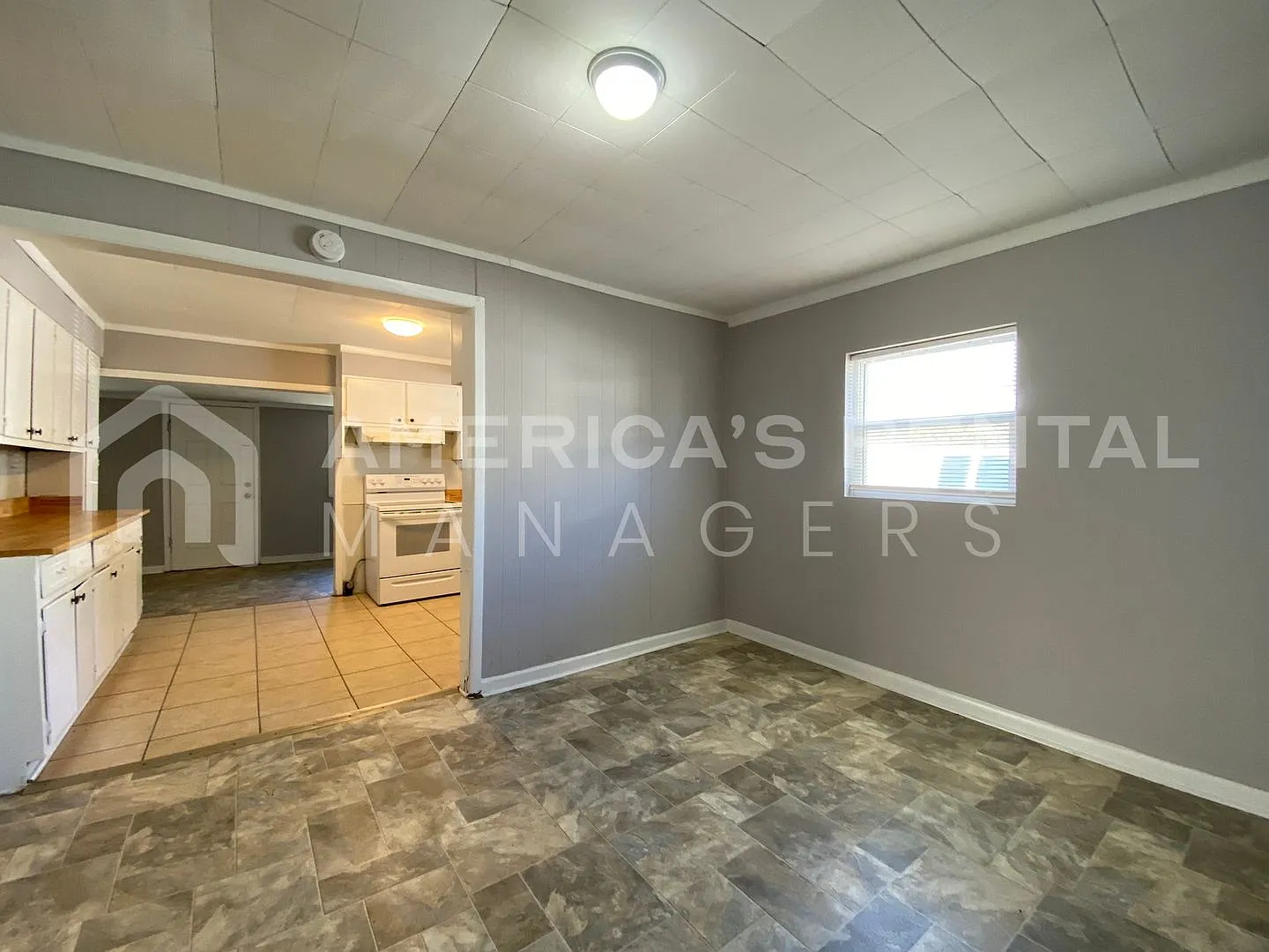 Home for Rent in East Lake! Available to View with a 48 Hour Notice! — Photo 4